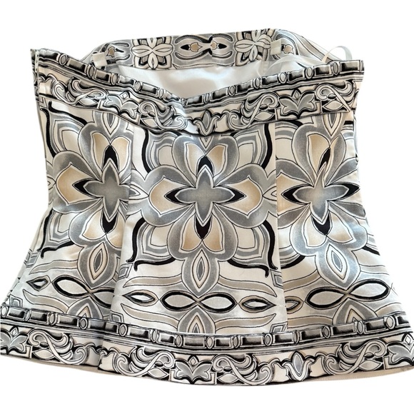 White House Black Market Studded Corset Top top Size 2 NWOT - Picture 2 of 4